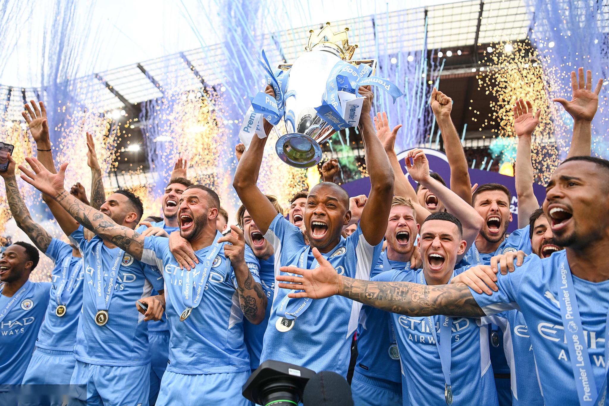 彰显了一位 彰显了一位